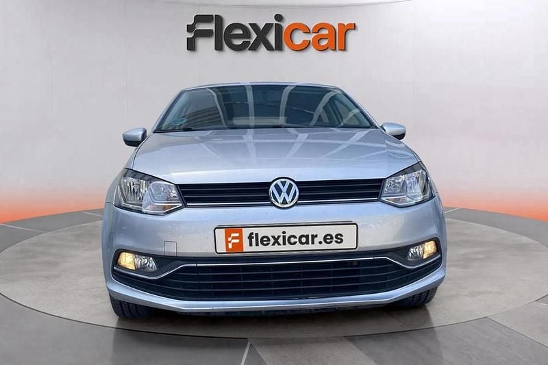 Usado VW Polo Advance 90 CV (66 kW) 2017 Gris Utilitario