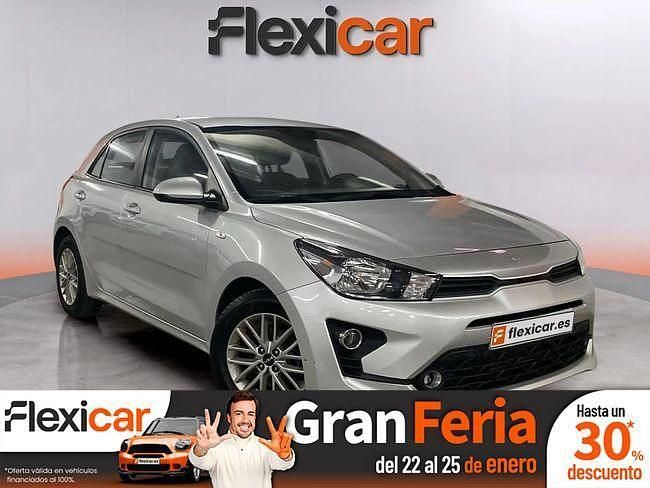 Gris Usado 2022 Kia Rio Berlina | 12.490 € (Precio justo) - Imagen 1/4