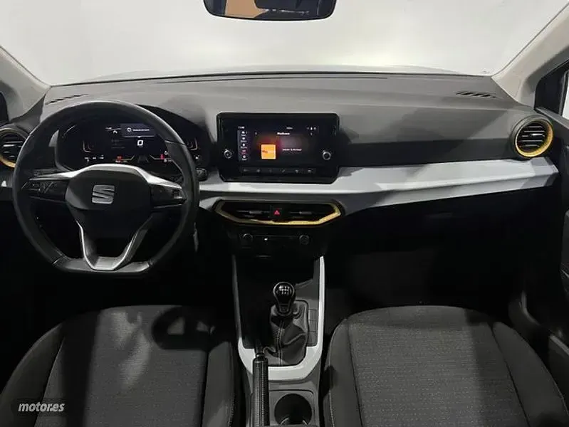 Usado Seat Arona Style 115 CV (84 kW) 2025 Blanco SUV