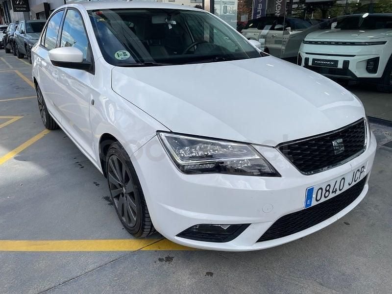 Usado Seat Toledo I-Tech 105 CV (77 kW) 2015 Blanco Utilitario