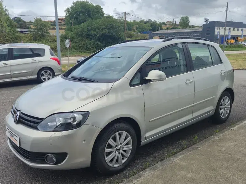 Usado VW Golf Plus Advance 105 CV (77 kW) 2012 Beige Monovolumen