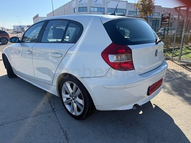 Usado BMW 118 122 CV (89 kW) 2006 Blanco Utilitario