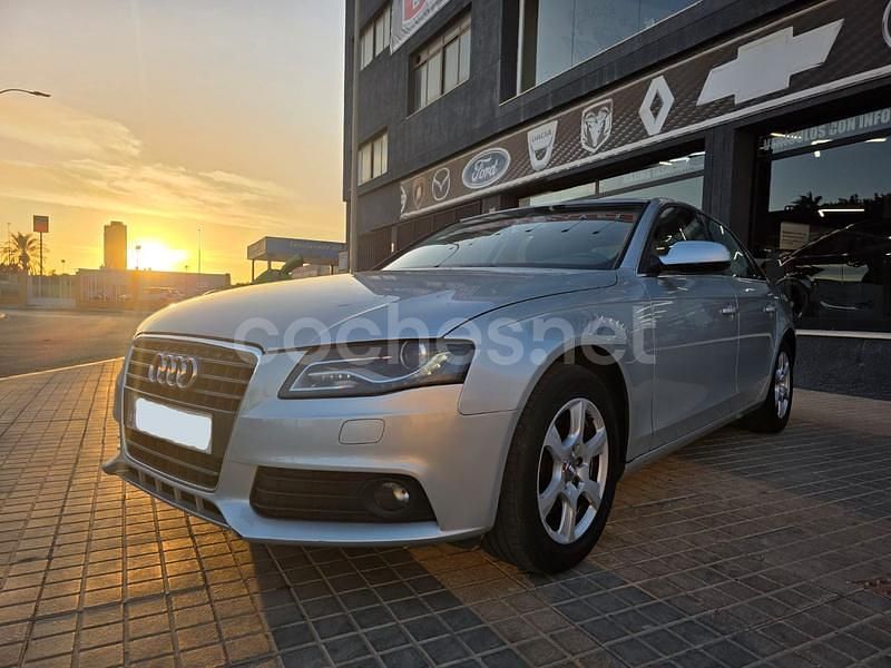 Gris / plata Usado 2011 Audi A4 Berlina | 8499 € (Buen precio) - Imagen 1/4