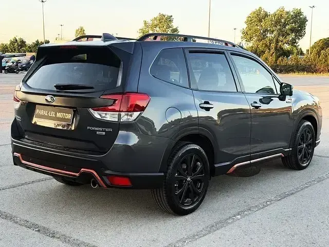 Usado Subaru Forester Sport 151 CV (111 kW) 2023 Gris / plata SUV