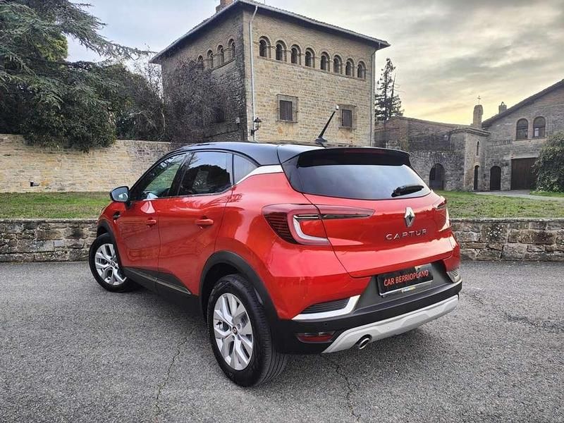 Usado Renault Captur Zen 91 CV (66 kW) 2021 Granate SUV