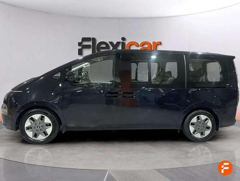 Usado Hyundai Staria 177 CV (130 kW) 2023 Azul Monovolumen
