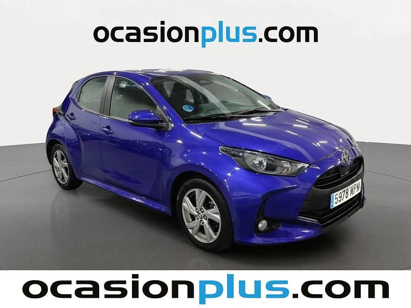 Usado Toyota Yaris Hybrid Active 116 CV (85 kW) 2024 Azul Berlina