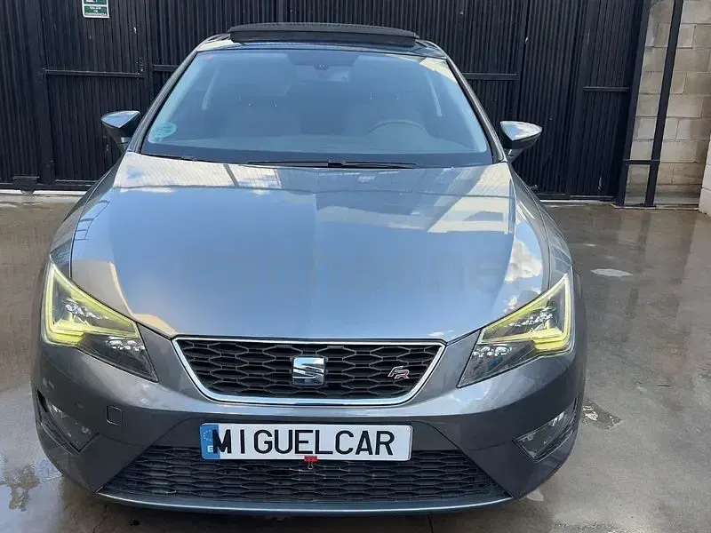 Usado Seat Leon FR 180 CV (132 kW) 2014 Gris / plata Berlina
