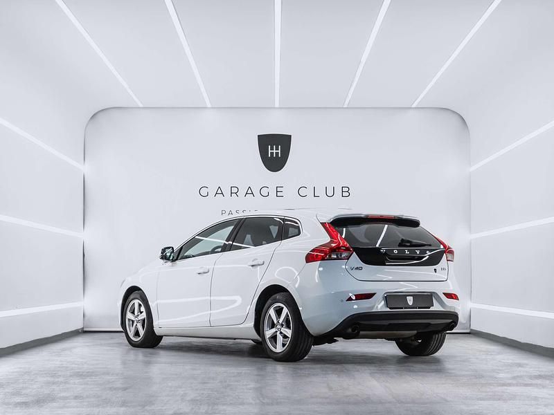 Usado Volvo V40 Momentum 150 CV (110 kW) 2012 Blanco Berlina