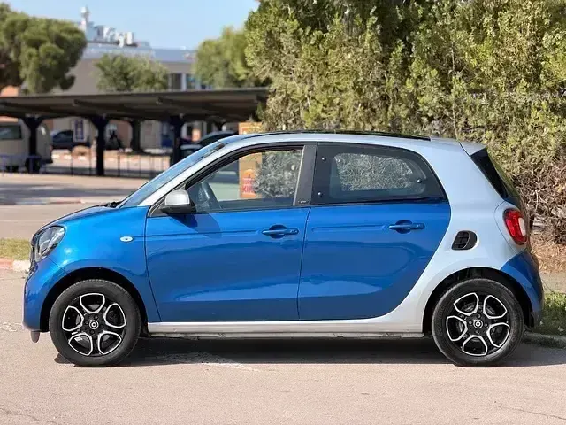 Usado Smart ForFour 90 CV (66 kW) 2018 Azul Utilitario