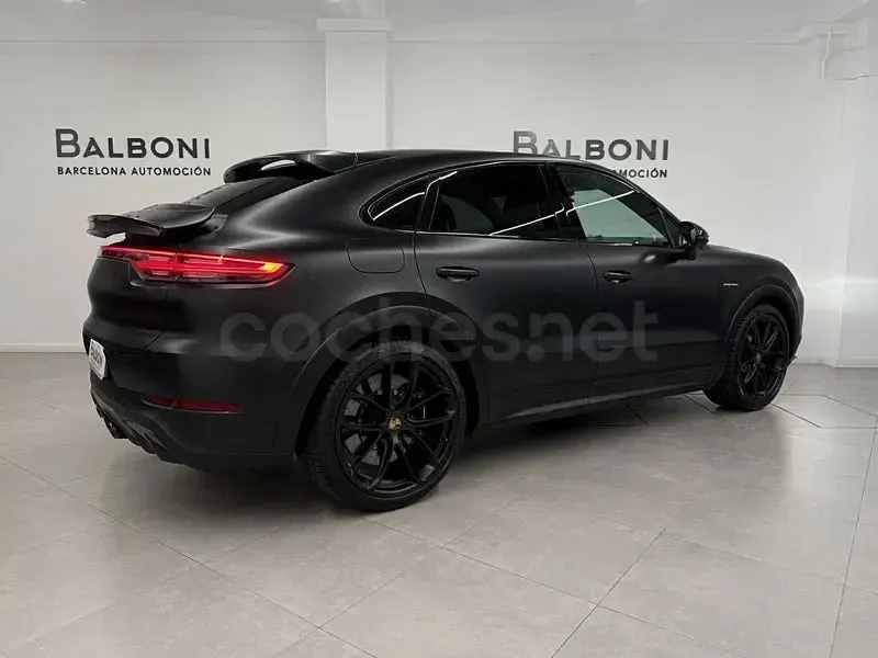 Usado Porsche Cayenne Turbo S E-Hybrid 680 CV (500 kW) 2022 Negro SUV