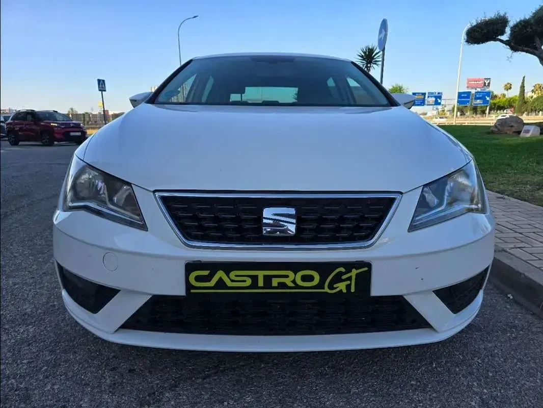 Usado Seat Leon ST Style 116 CV (85 kW) 2019 Blanco Familiar