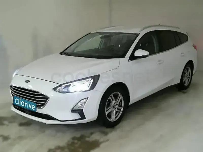 Usado Ford Focus Trend 120 CV (88 kW) 2022 Amarillo Familiar