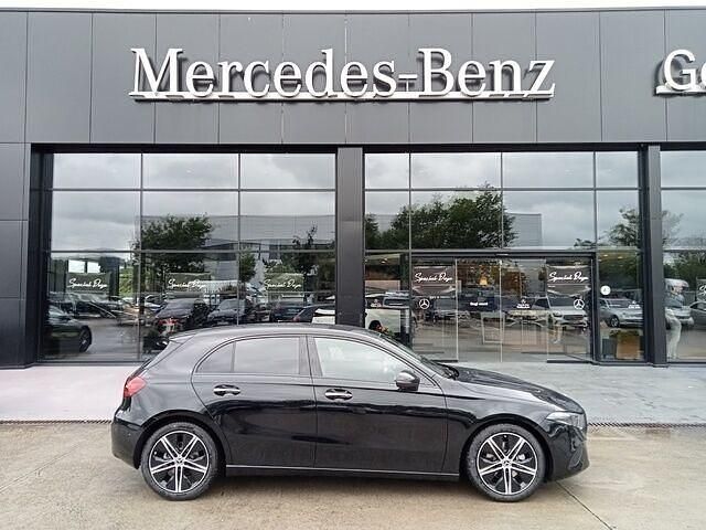 Usado Mercedes A180 136 CV (100 kW) 2024 Negro
