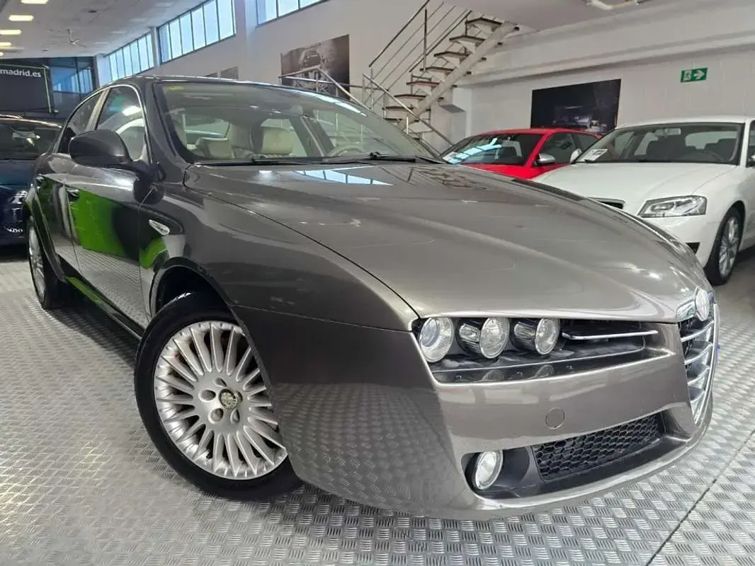 Usado Alfa Romeo 159 Ti 200 CV (147 kW) 2007 Beige Berlina