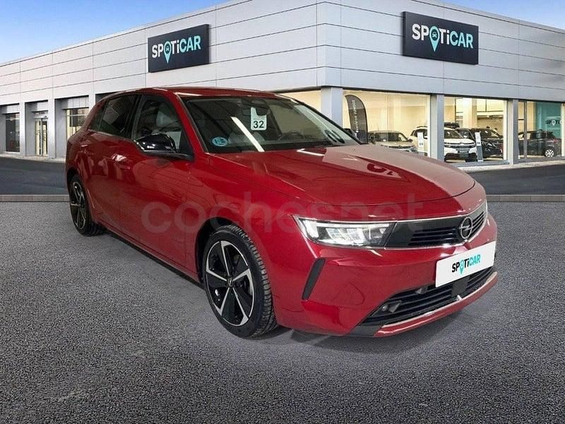Usado Opel Astra Elegance 130 CV (95 kW) 2023 Rojo Berlina