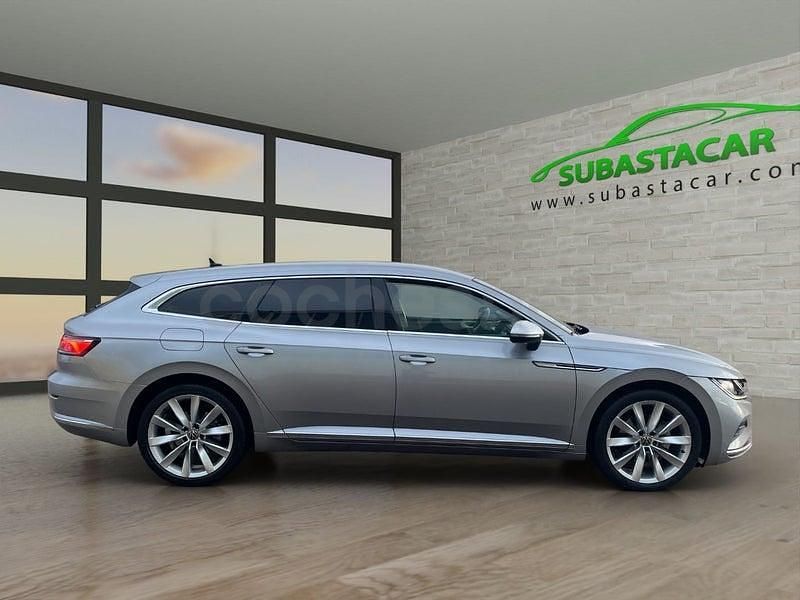 Usado VW Arteon Elegance 218 CV (160 kW) 2023 Gris / plata Familiar