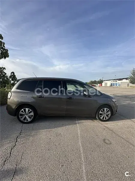 Usado Citroën Grand C4 Picasso Feel 120 CV (88 kW) 2016 Marrón Monovolumen