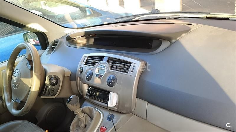 Beige Usado 2004 Renault Scénic II Dynamique Monovolumen | 1500 € (Buen precio) - Imagen 1/4