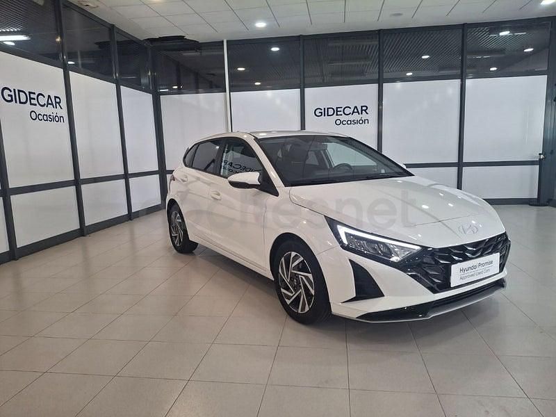 Usado Hyundai i20 100 CV (73 kW) 2025 Blanco Utilitario