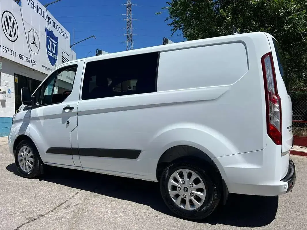 Usado Ford Transit Custom Trend 129 CV (94 kW) 2022 Blanco Familiar
