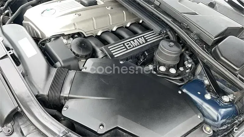 Usado BMW 325 218 CV (160 kW) 2005 Negro Berlina