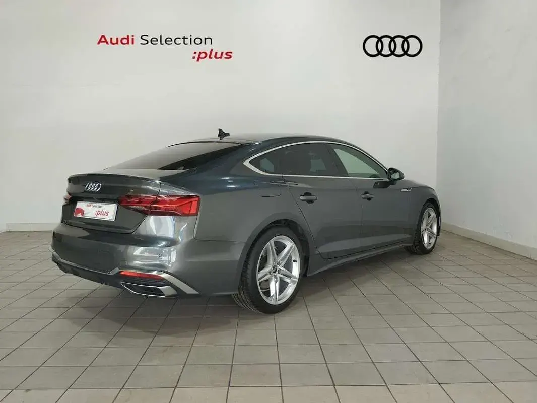 Begagnad Audi A5 Sportback S-Line 163 HK (119 kW) 2022 Grå Halvkombi