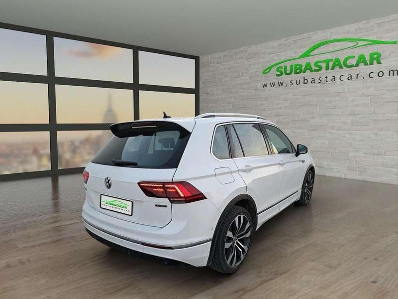 Usado VW Tiguan Sportline 190 CV (139 kW) 2019 Blanco SUV