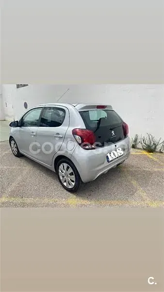 Usado Peugeot 108 Allure 82 CV (60 kW) 2015 Gris / plata Berlina
