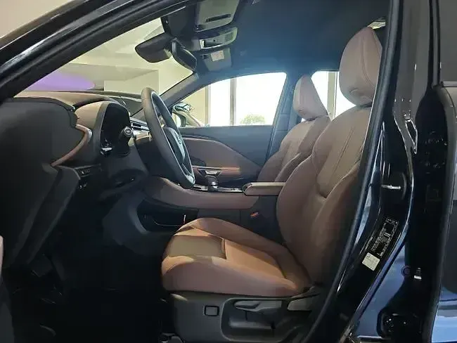 Usado Lexus LBX 136 CV (100 kW) 2025 Negro SUV