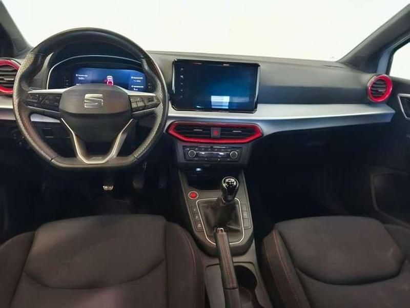 Usado Seat Ibiza FR 111 CV (81 kW) 2023 Gris Berlina