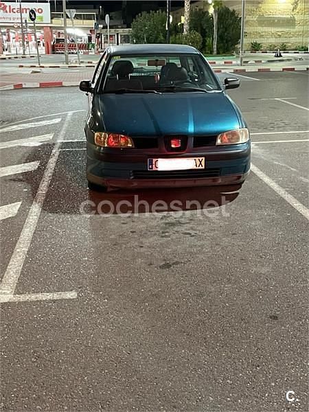 Azul Usado 2000 Seat Ibiza Stella Berlina | 1500 € (Precio justo) - Imagen 1/4