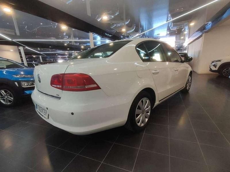 Usado VW Passat Advance 105 CV (77 kW) 2014 Blanco Berlina