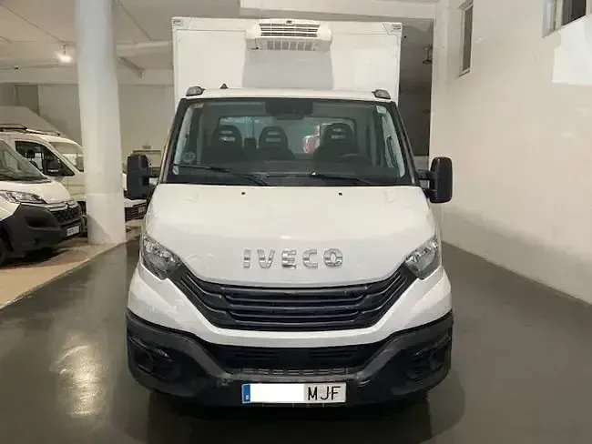 Usado Iveco Daily 160 CV (117 kW) 2023 Blanco