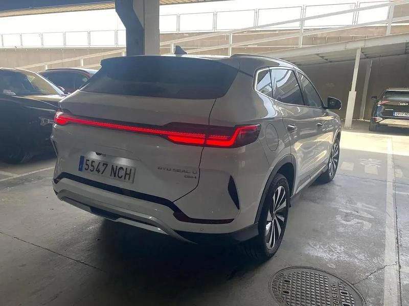 Begagnad BYD Seal U Boost 218 HK (160 kW) 2025 Vit SUV