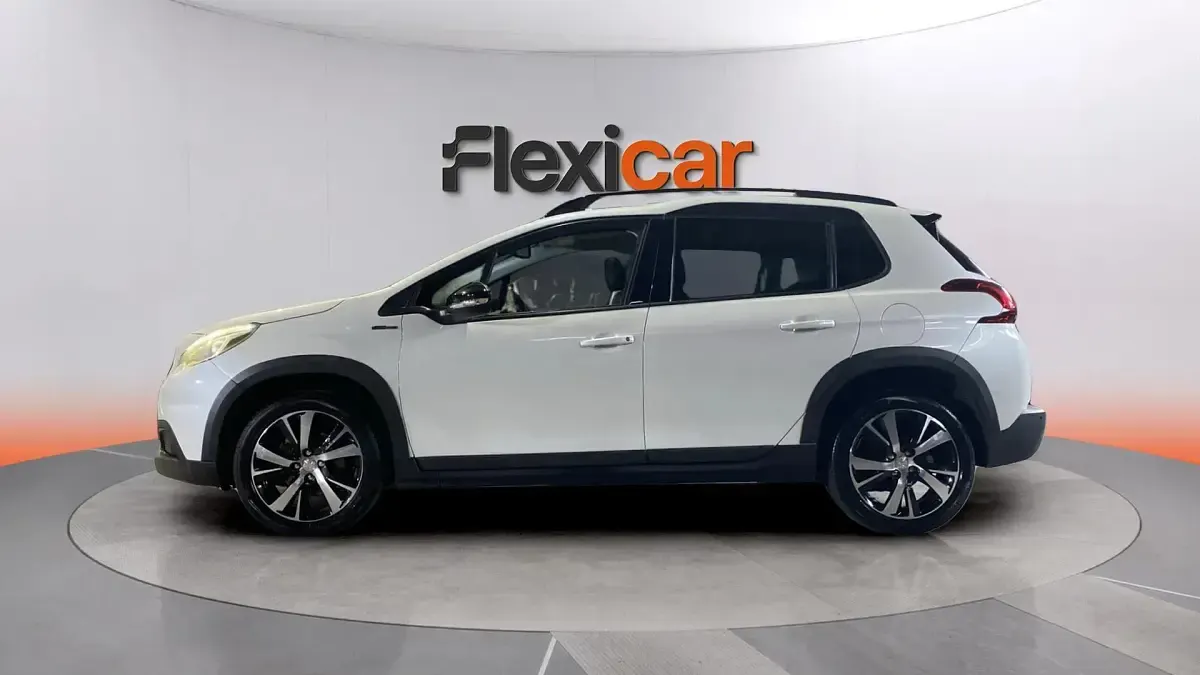 Usado Peugeot 2008 GT-line 120 CV (88 kW) 2017 Blanco SUV