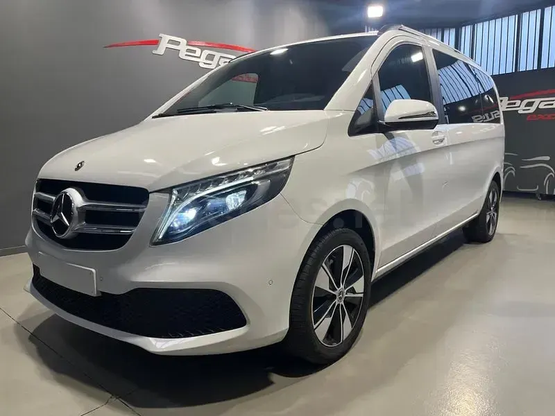 Käytetty Mercedes V300 Avantgarde 239 HP (175 kW) 2019 Valkoinen Tila-auto