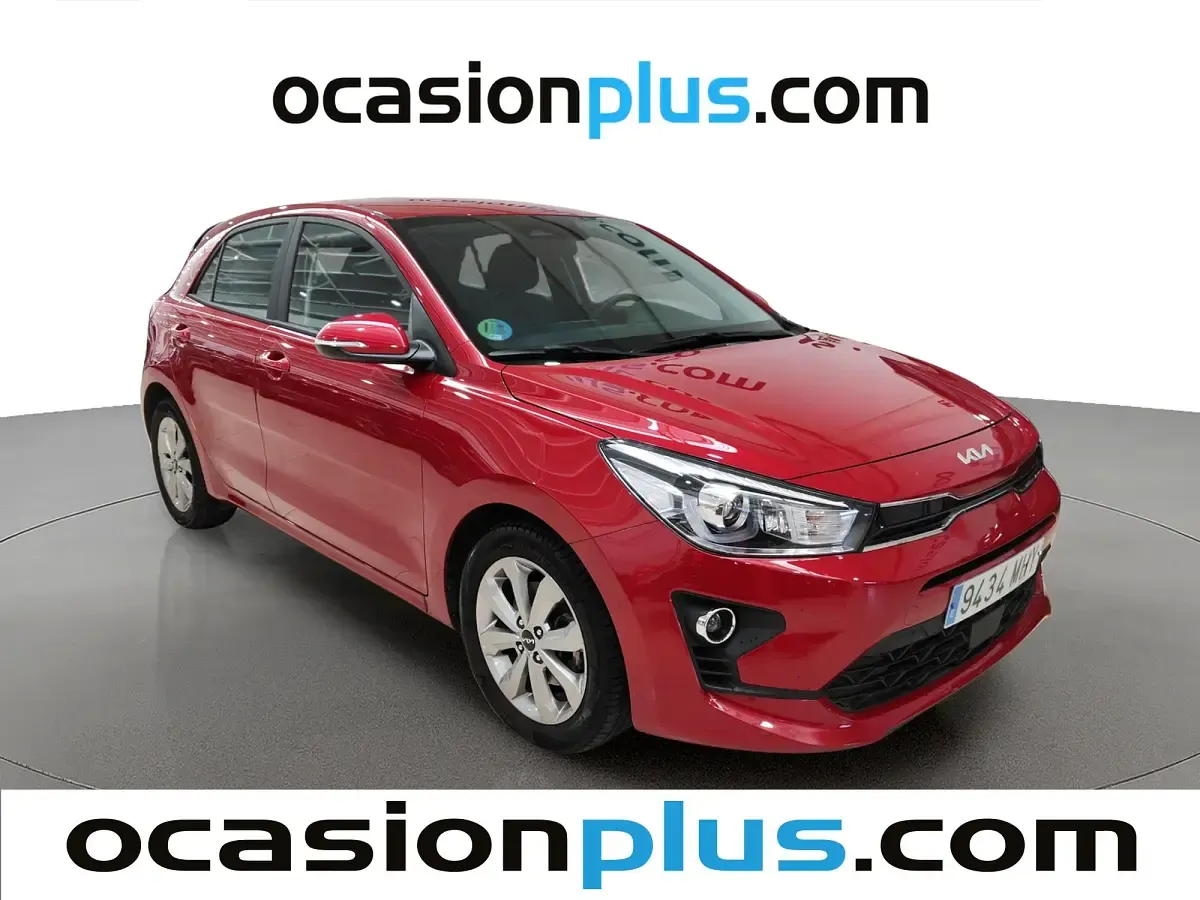 Usado Kia Rio 100 CV (73 kW) 2023 Rojo Utilitario