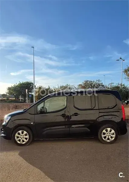 Usado Opel Combo Life Innovation 110 CV (80 kW) 2019 Negro Monovolumen