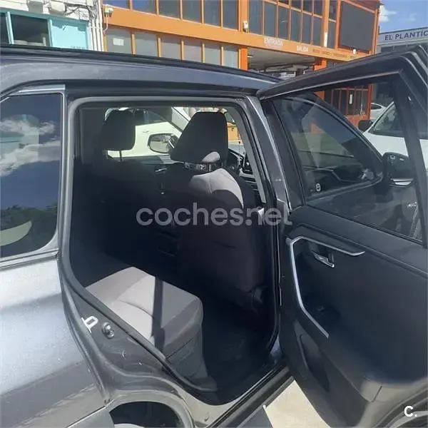 Usado Toyota RAV4 Hybrid Advance 218 CV (160 kW) 2021 Gris / plata SUV