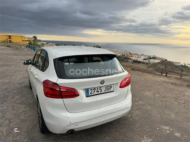 Usado BMW 218 150 CV (110 kW) 2015 Blanco Familiar