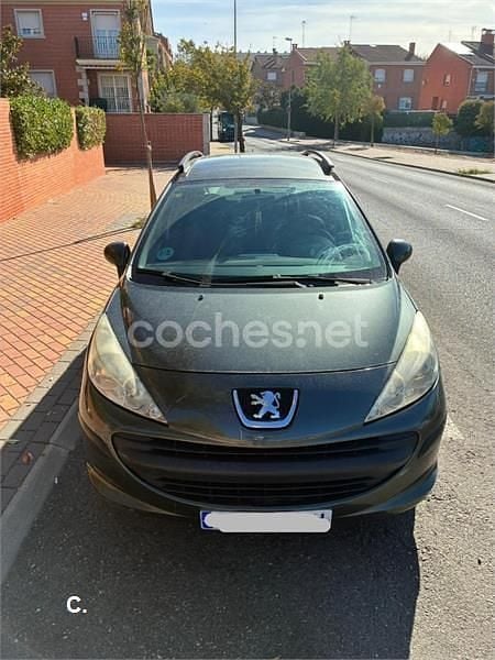 Verde Usado 2008 Peugeot 207 Familiar | 4800 € (Precio justo) - Imagen 1/4