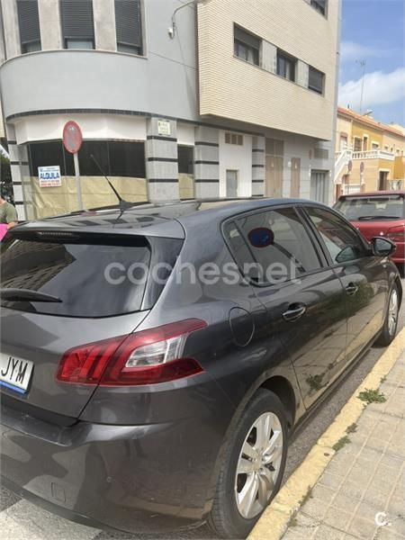 Gris / plata Usado 2018 Peugeot 308 Style Berlina | 9200 € (Buen precio) - Imagen 1/4