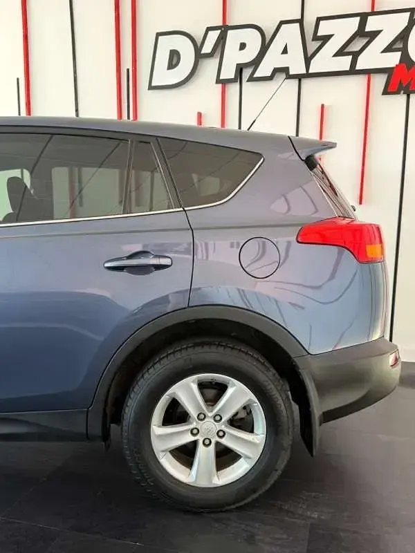 Usado Toyota RAV4 Advance 124 CV (91 kW) 2014 Azul SUV