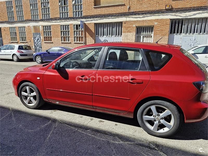 Usado Mazda 3 Sportive 109 CV (80 kW) 2005 Rojo Berlina