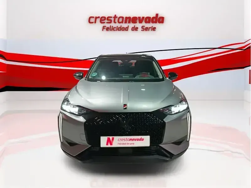 Usado DS Automobiles DS3 Crossback Performance 131 CV (96 kW) 2023 Gris / plata SUV