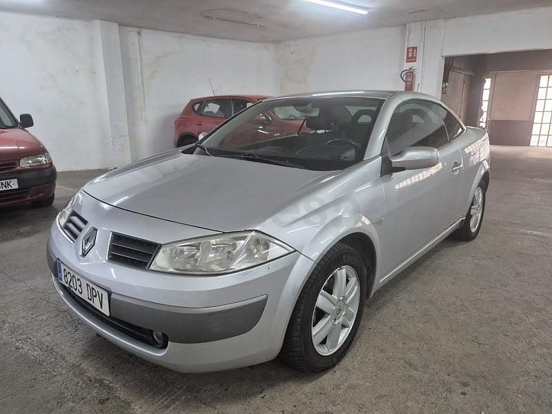 Usado Renault Mégane Cabriolet Authentique 115 CV (84 kW) 2005 Gris / plata Descapotable