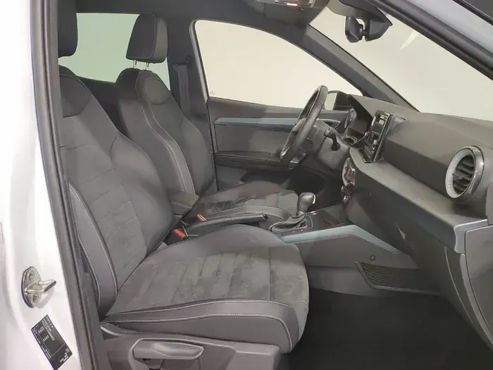 Usado Seat Arona Xperience 115 CV (84 kW) 2025 Blanco SUV