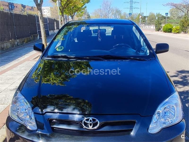 Usado Toyota Corolla Sol 90 CV (66 kW) 2005 Negro Berlina