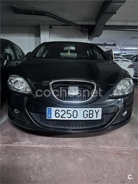 Usado Seat Leon Sport 140 CV (102 kW) 2008 Negro Utilitario